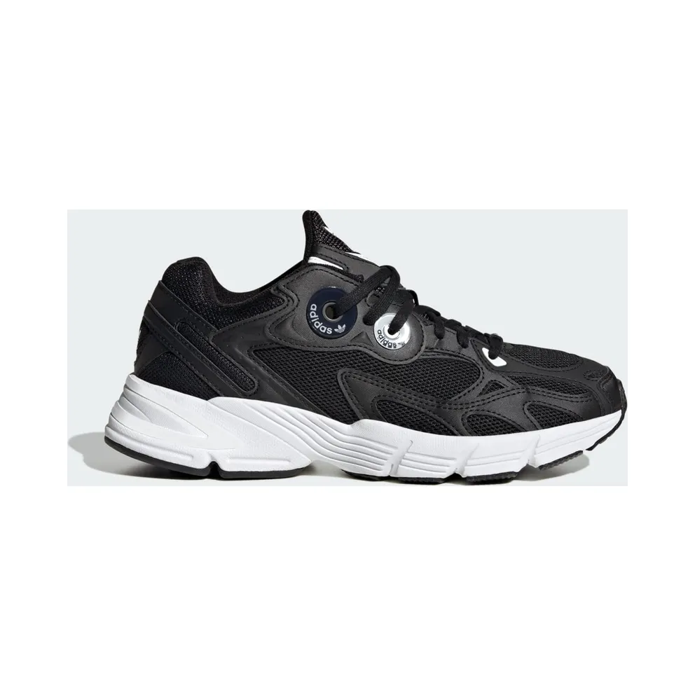 adidas Astir Schuh Core Black / Core Black / Cloud White (IE9886)