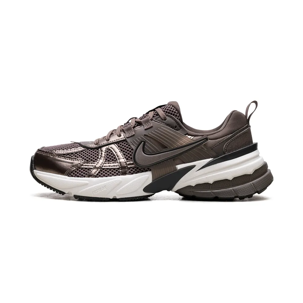 Nike V2K Run “Mink Brown Ironstone Team Anthracite” (FD0736-202)