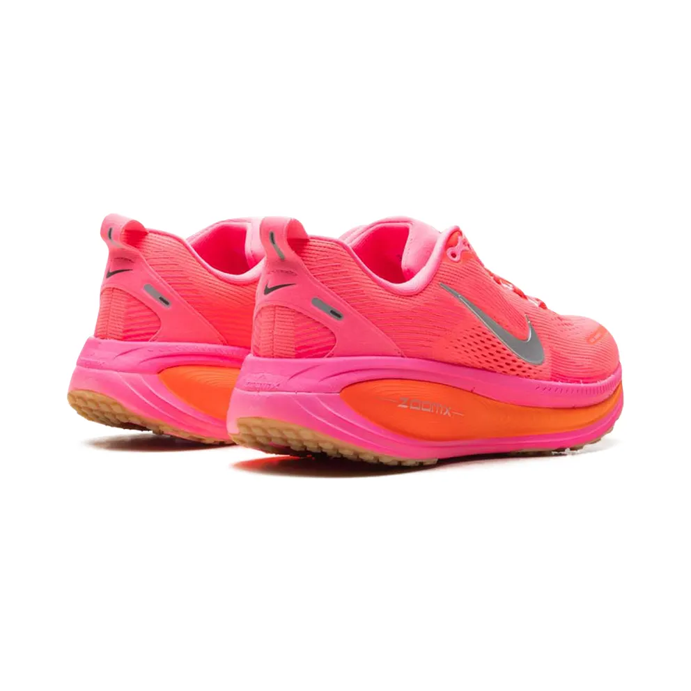 Nike Vomero 18 “Digital Pink Hyper Orange” (HM6804-602)
