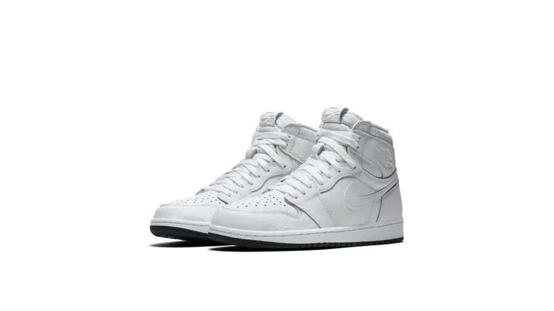 Jordan 1 Retro White Perforated White/Black-White (555088-100)