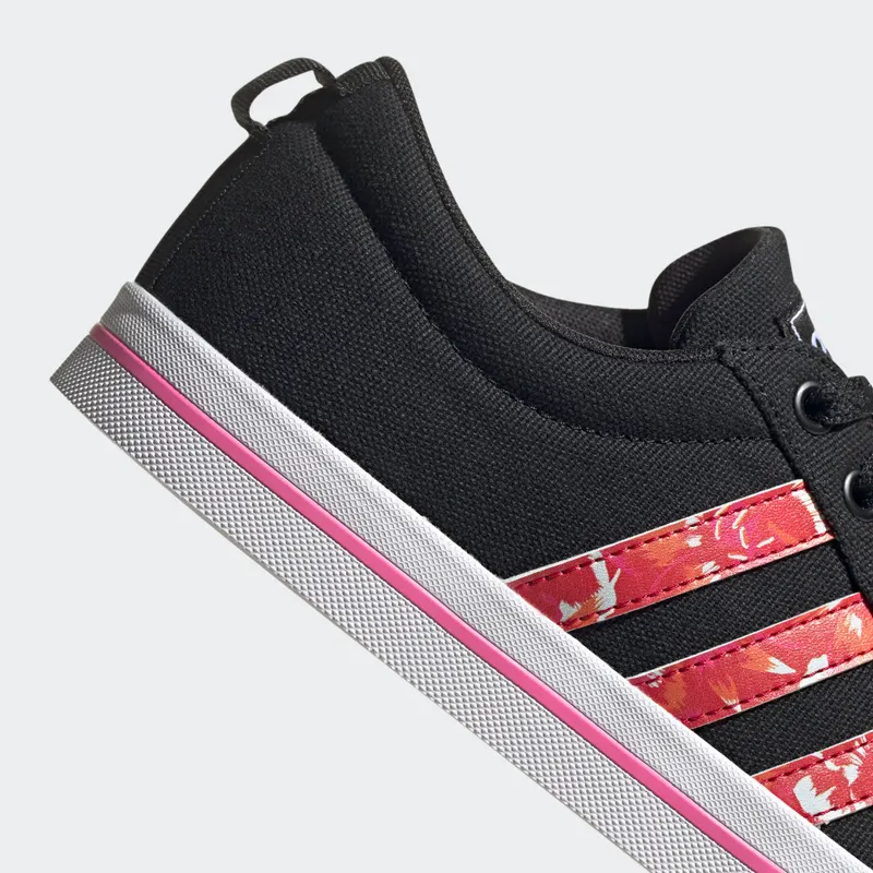 adidas Bravada Core Black / Core Black / Screaming Pink (FZ3248)
