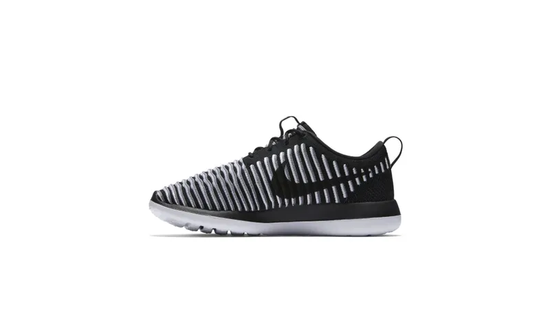 Nike Roshe Two Flyknit Black Black White (W) Black/Black/White (844929-001)