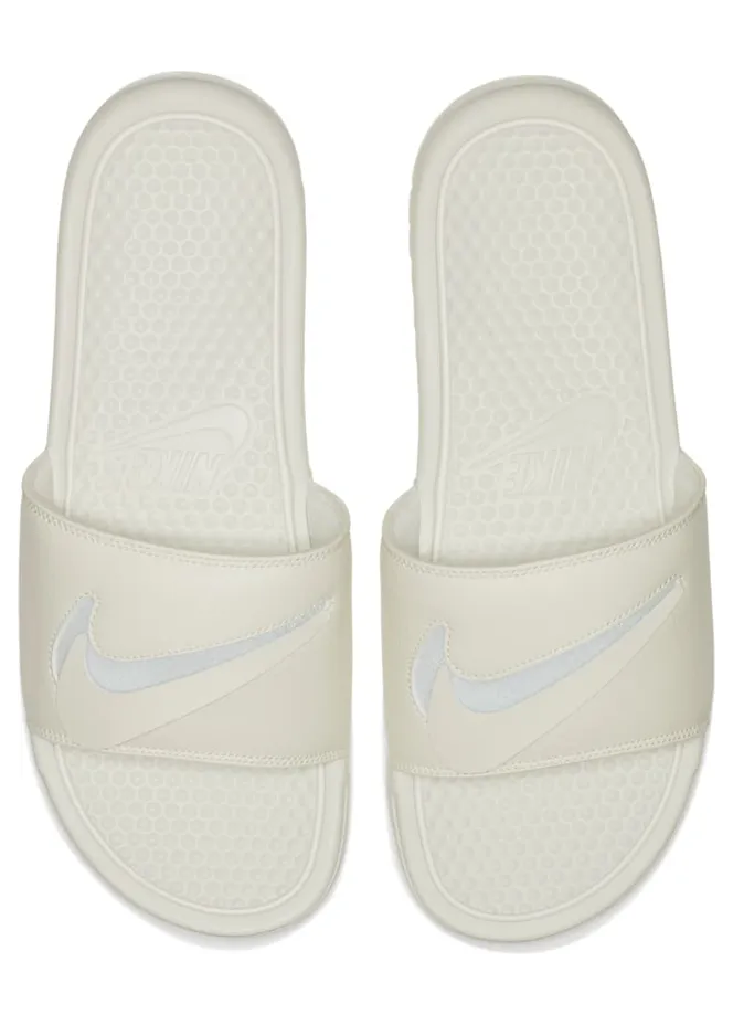 nike-benassi AQ8614-101