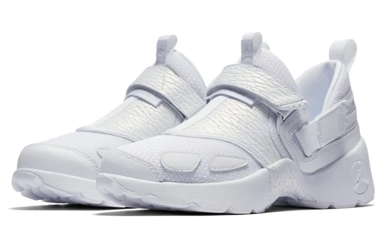 Jordan Trunner LX Heiress Frost White (GS)