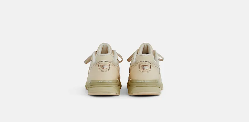 New Balance 990v4 “Made in USA – Macadamia Nut” (U990BO4)