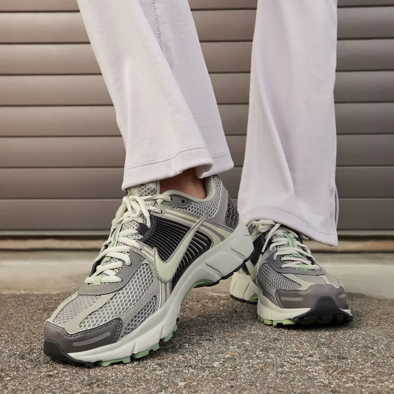 Nike Zoom Vomero 5 Cobblestone/Light Bone/Medium Ash/Light Bone (FB8825-001)