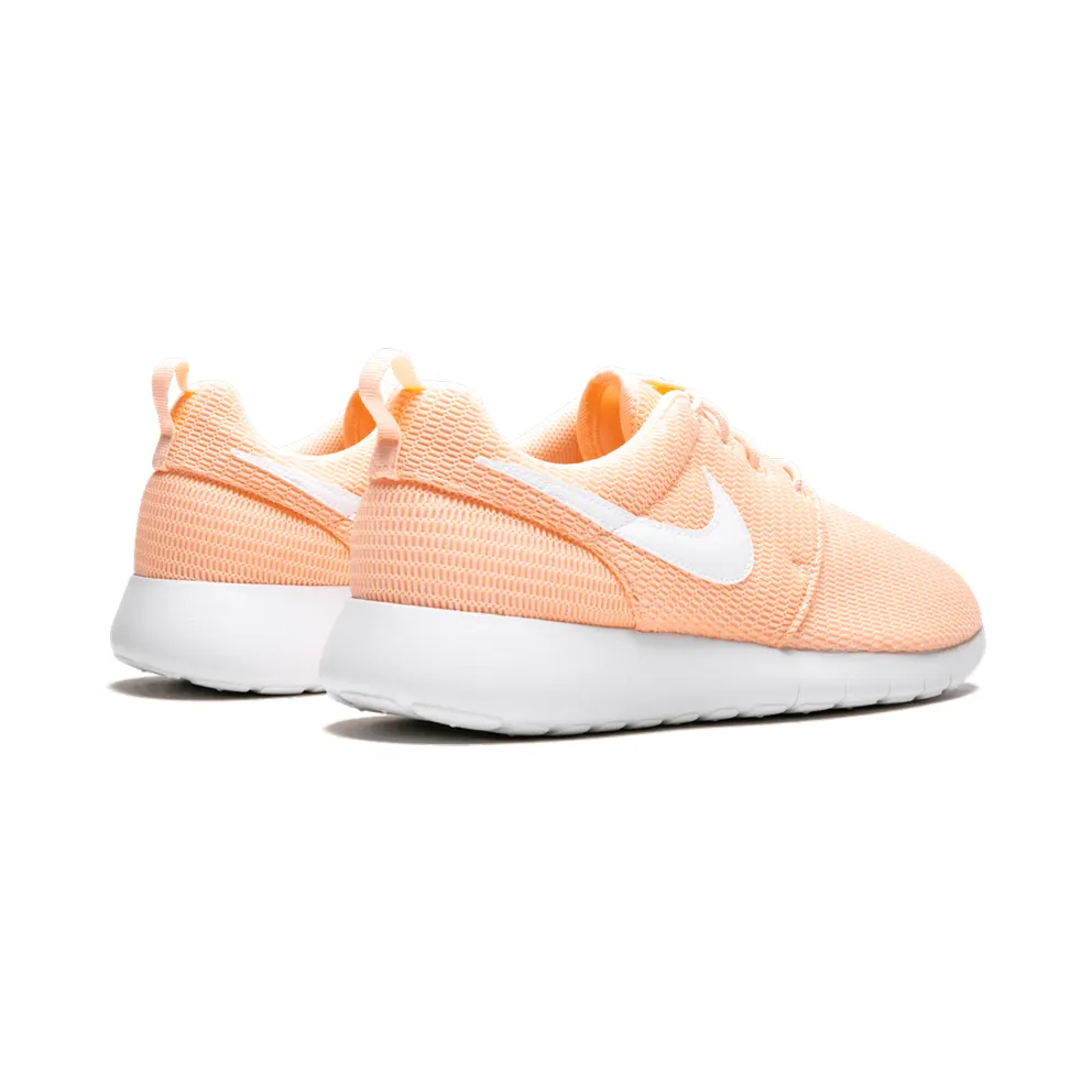 Nike Roshe One (GS) “Crimson Tint” (599729-802)