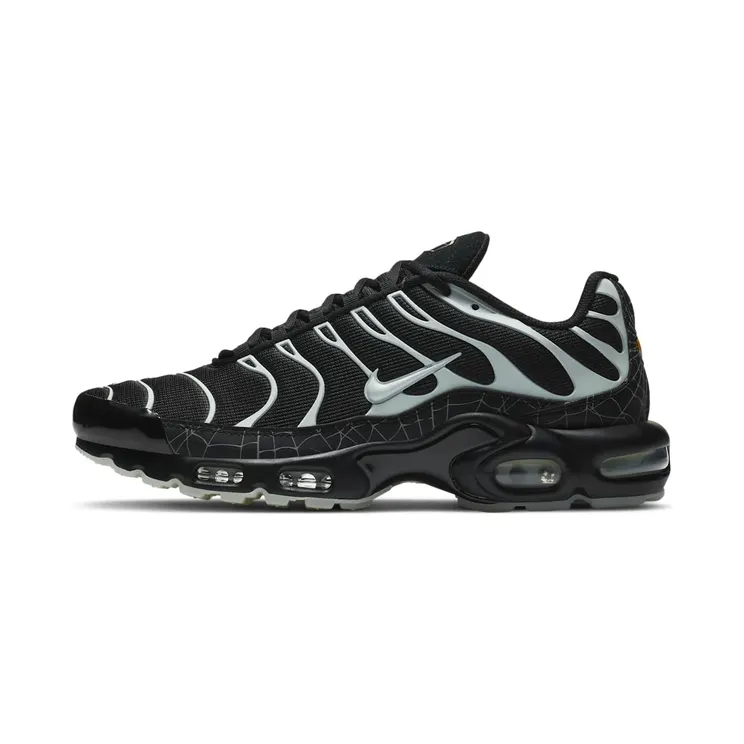 Nike Air Max Plus “Black / Limelight” (DD4004-001)