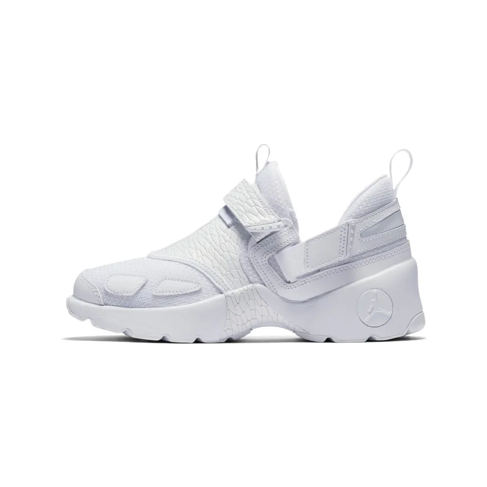Jordan Trunner LX Heiress Frost White (GS) White/Pure Platinum-White (897997-100)