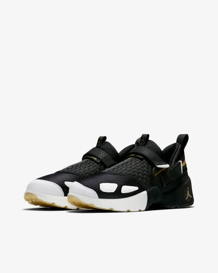Jordan Trunner LX BHM (2017)