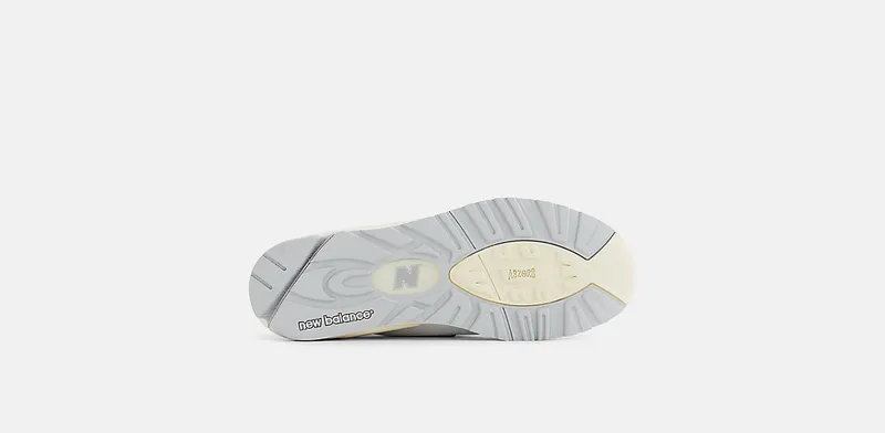 New Balance New Balance White/Grey (M990TC2)