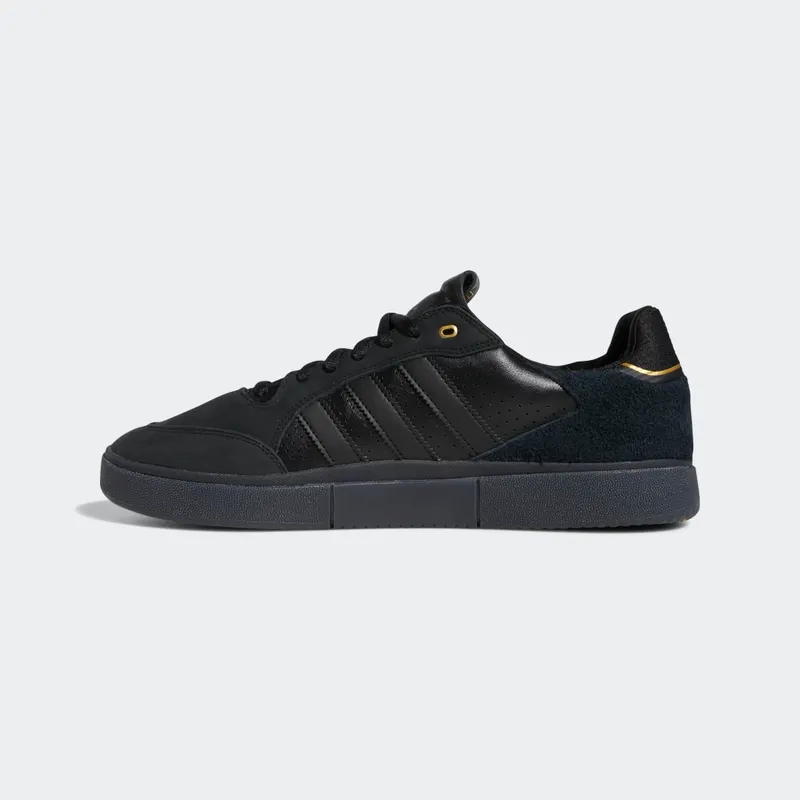 adidas Tyshawn Low Core Black / Core Black / Gold Metallic (GY6957)