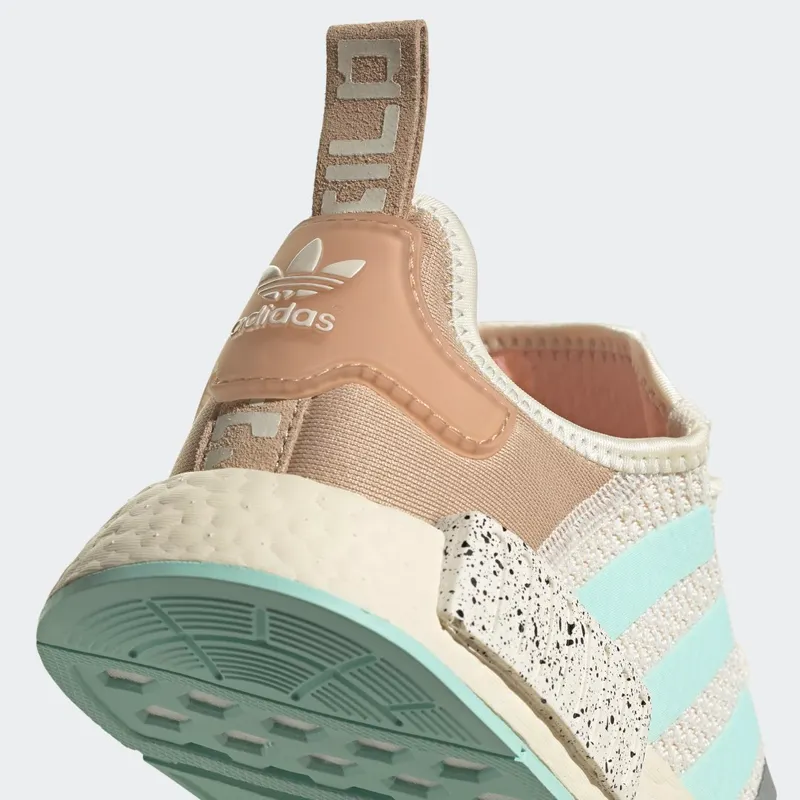 adidas  NMD R1 Star Wars The Mandalorian The Child (W) Cream White/Pale Nude/Clear Mint (GZ2758)
