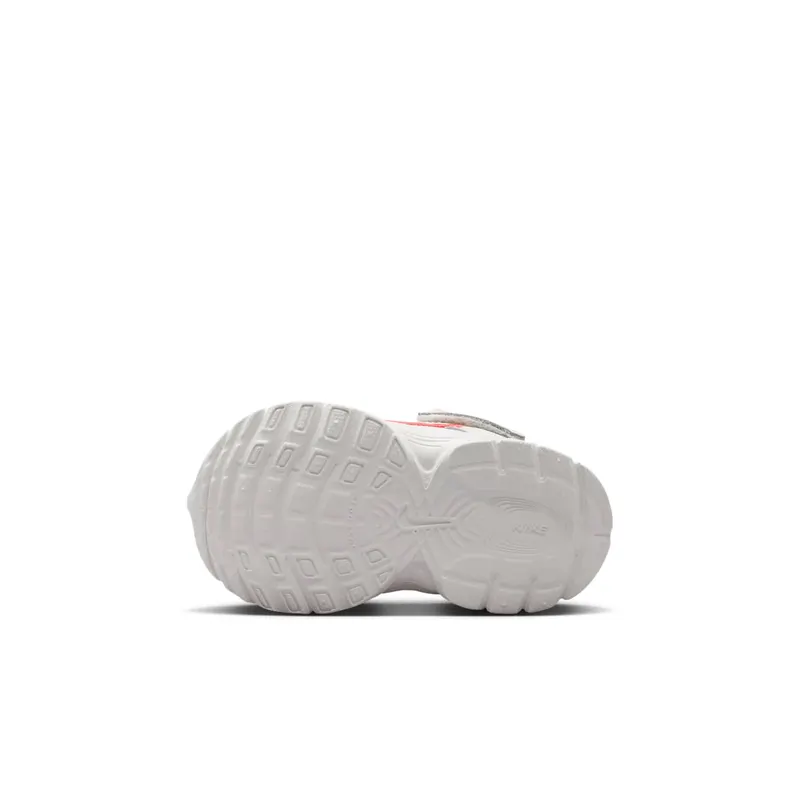 Nike V5 RNR TD “Valentine’s Day (2026)” (IQ6637-121)
