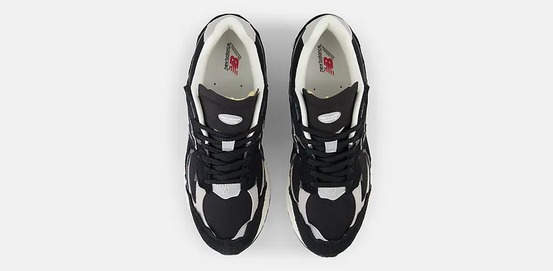 New Balance 2002R “Protection Pack – Black / Grey” (M2002RDJ)