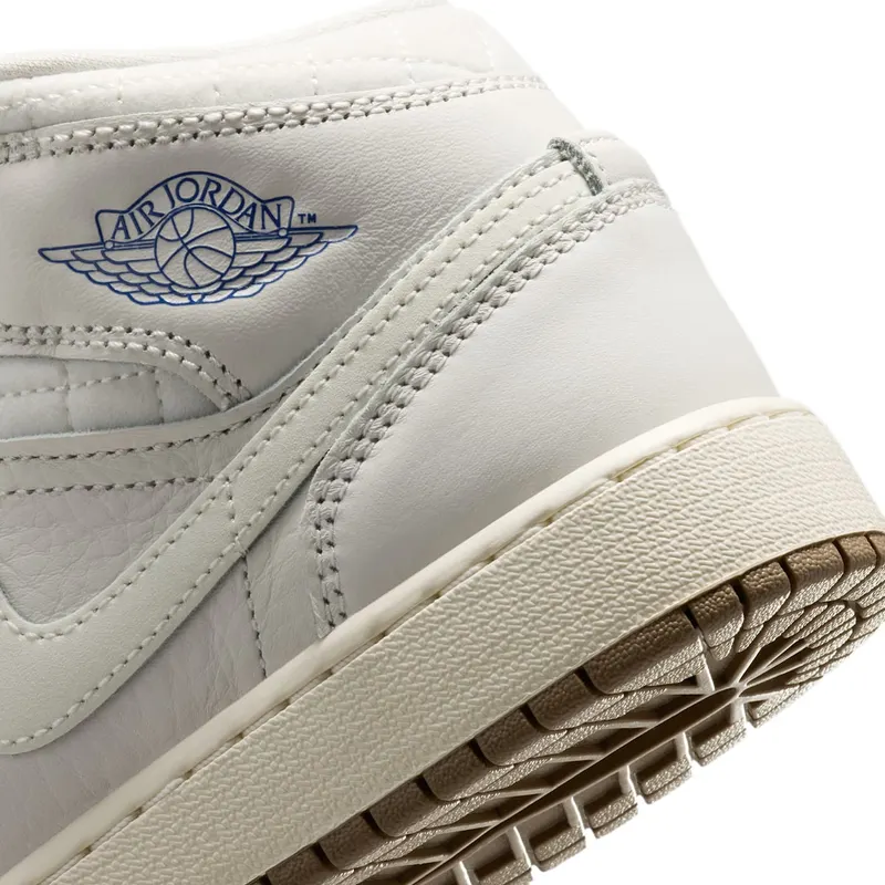air-jordan-1 IO2063-001