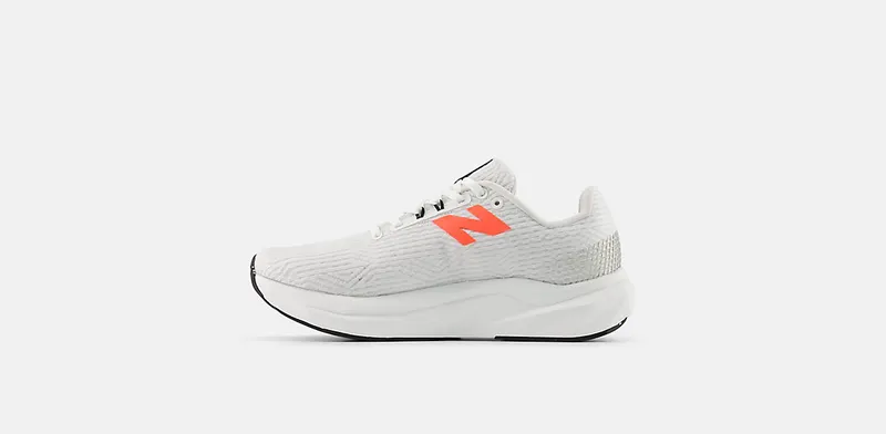NEW BALANCE FuelCell Propelv5 “White / Urgent Red / Mineral” (WFCPRCY5)