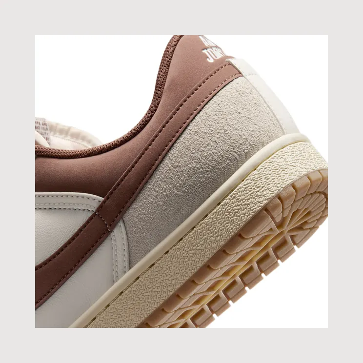 air-jordan-sky IQ6425-101