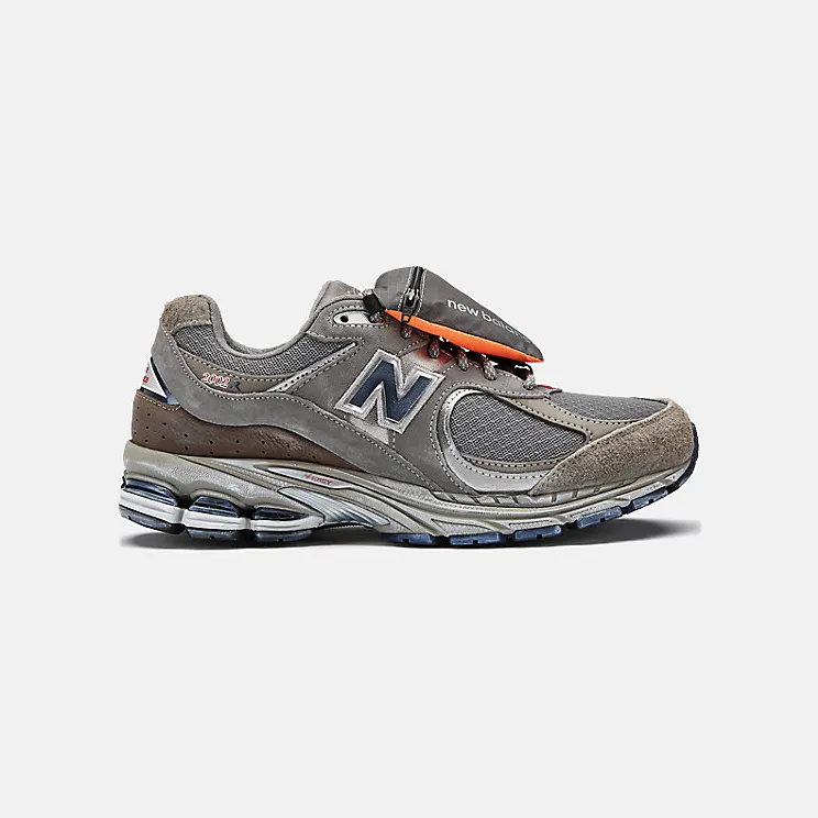 New Balance 2002R Grey Brown Pouch (M2002RVA)