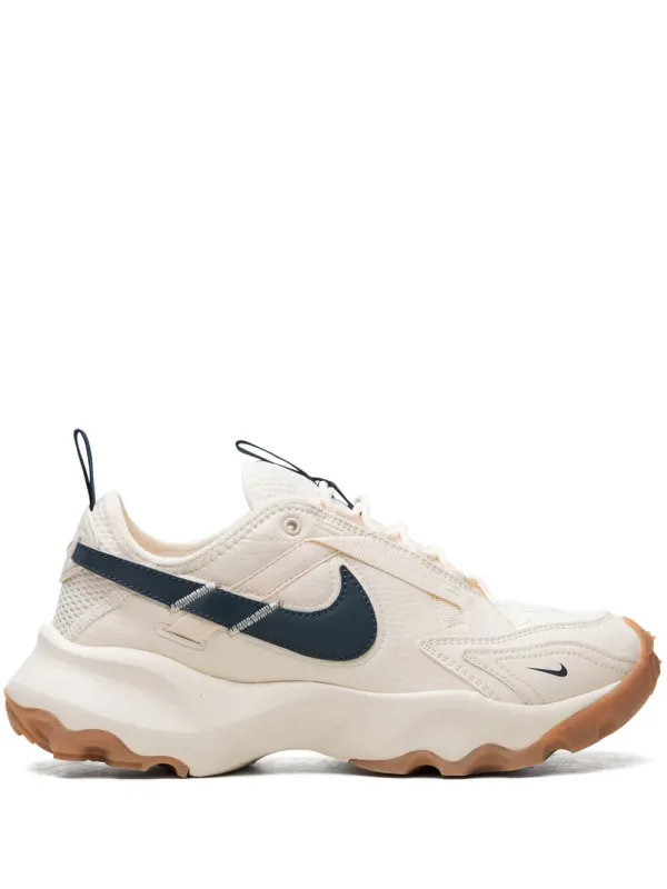 Nike (DR9761)