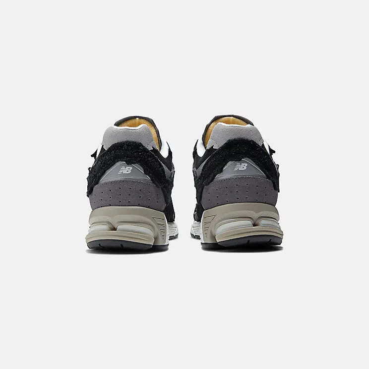 new-balance-2002r M2002RDJ