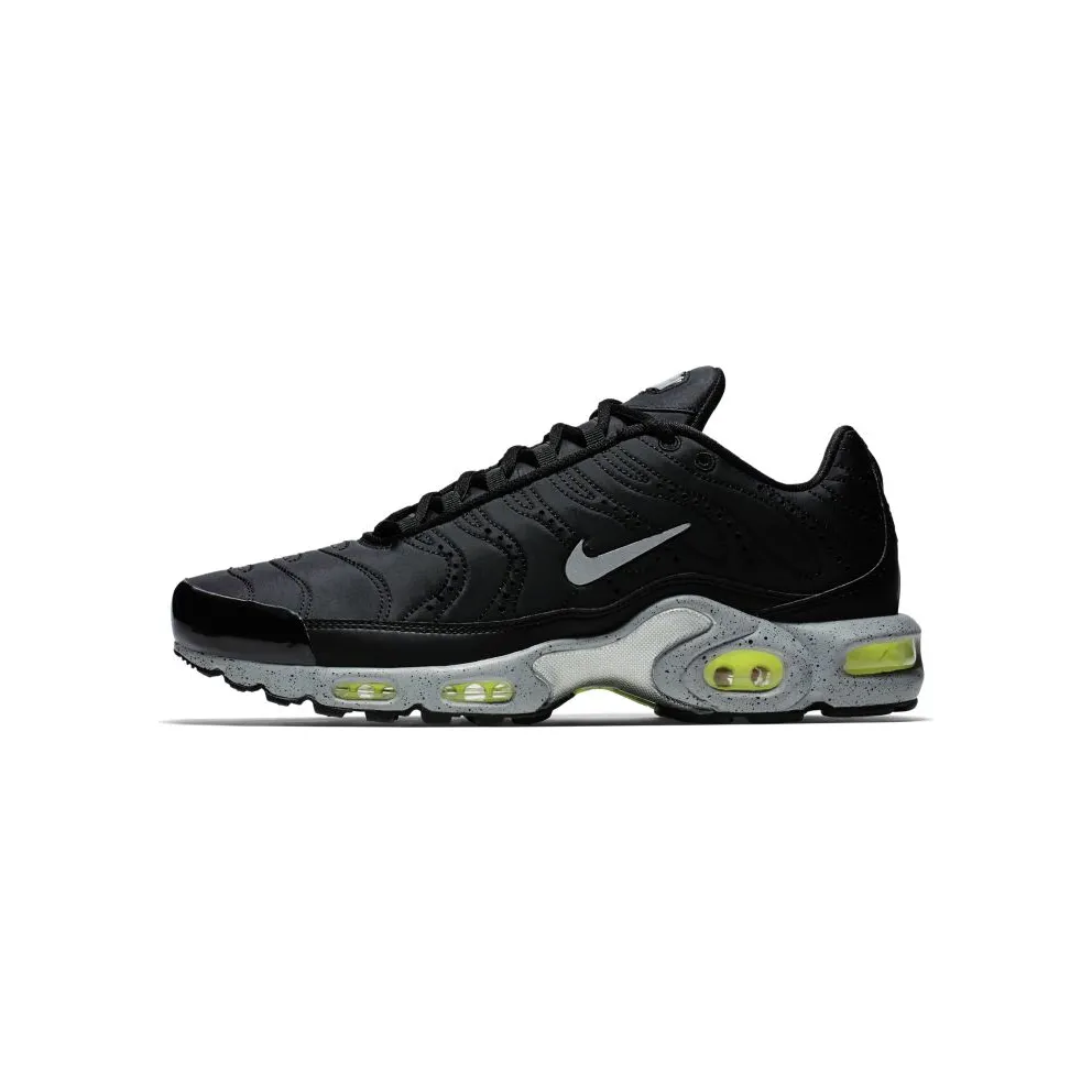 Nike Air Max Plus Tuned to Black Black/Matte Silver-Volt-Wolf Grey (815994-003)
