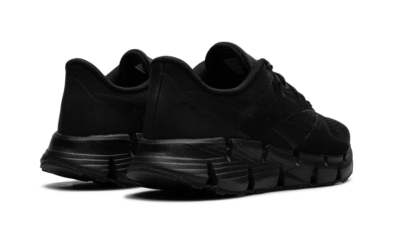 Reebok Zig Dynamica 5 “Core Black/Footwear White” (100074-662)