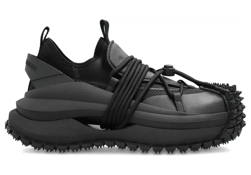 Emporio Armani Sneakers met studs en veters – Zwart (EM003915AF20463)
