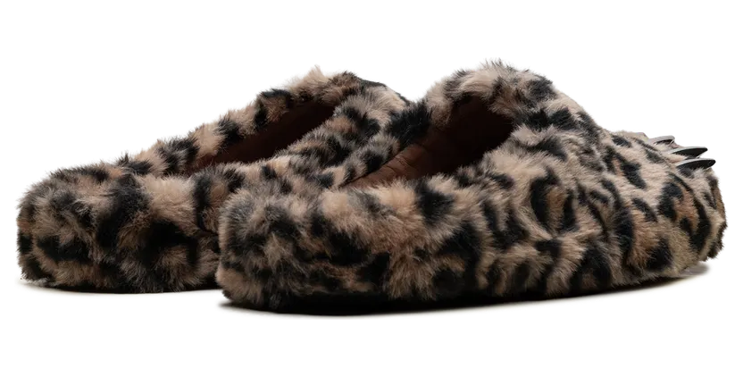 bravest-studios-sneaker BS49