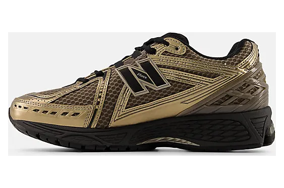 New Balance 1906R “Bronze”: metallic glans voor je rotation (2)