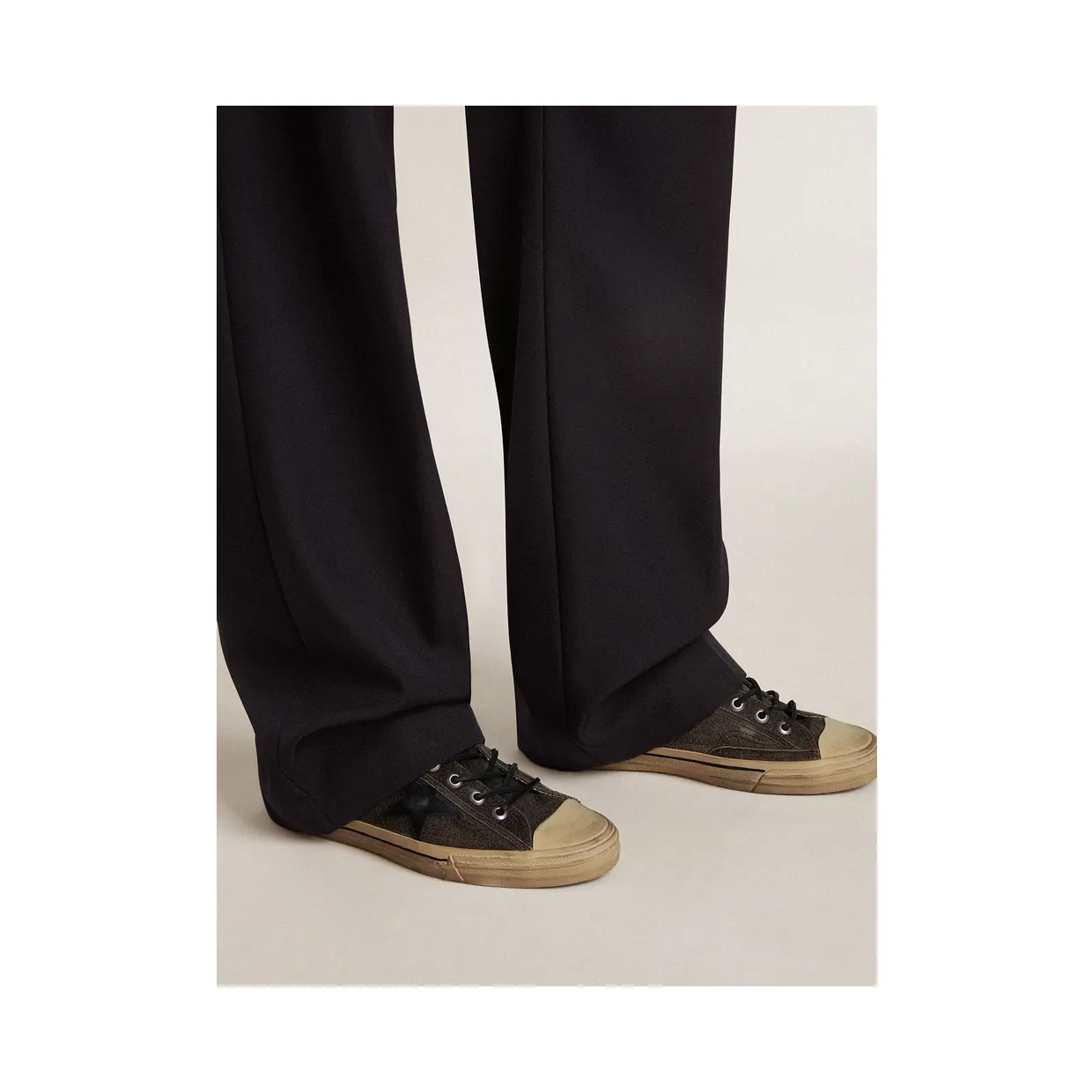 Golden Goose Men’S V-Star In Black Suede With Black Leather Star (GMF00129.F006615.90100) (3)