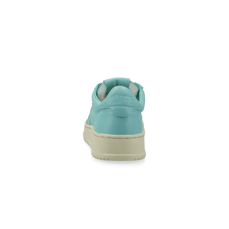 Autry Medalist Low W (Blue) – AULWGG42