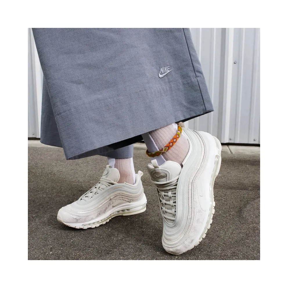 Nike AIR MAX 97 “Light Bone Pre-Worn” (DX0137-002)