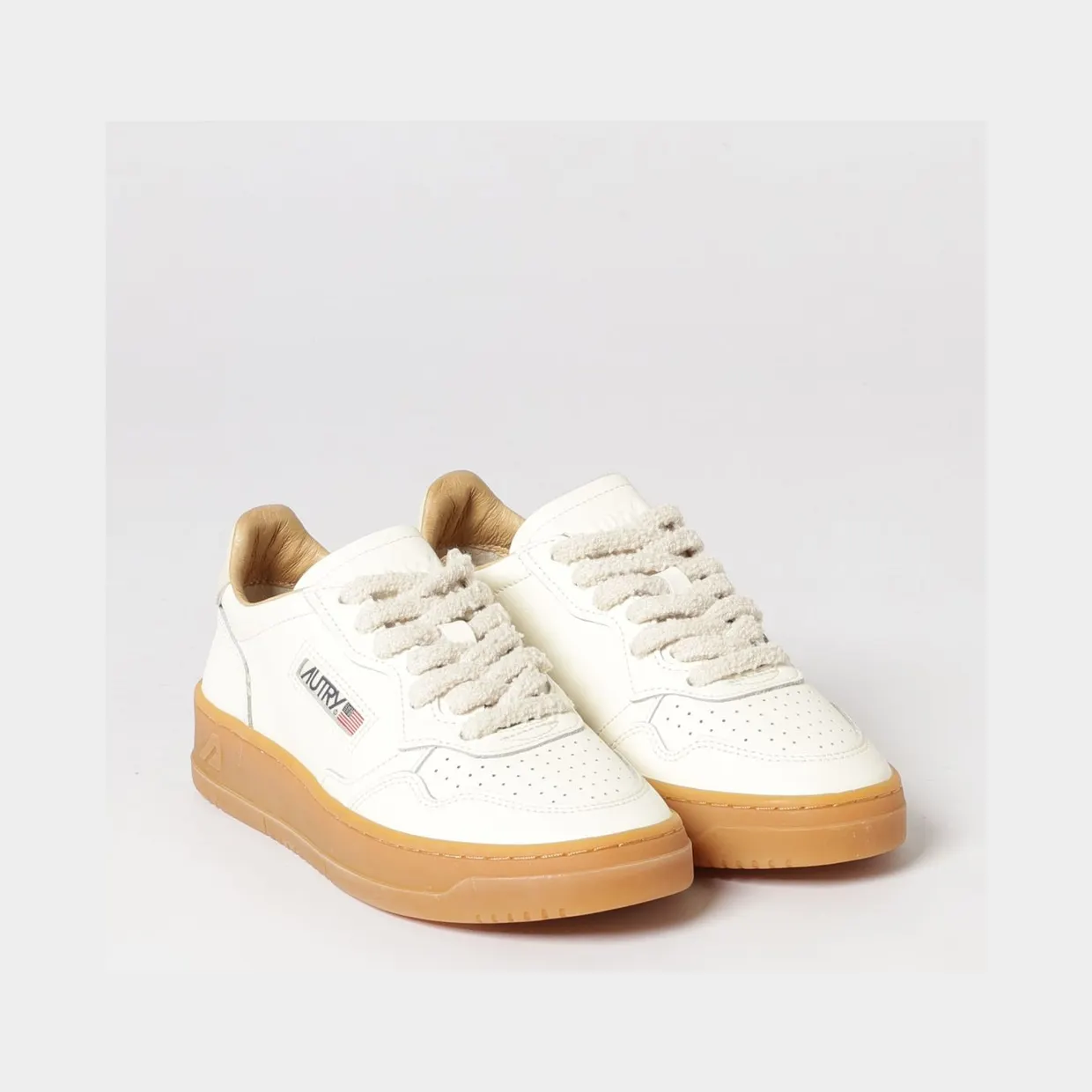 Autry Medalist Low Leather Sneakers White (AULWBD01)