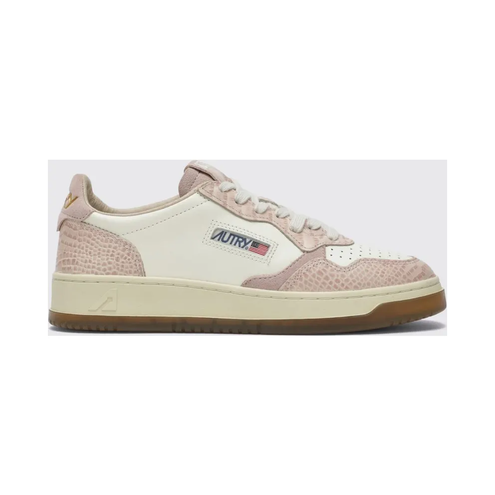 Medalist Low in white/pink with crocodile-effect inserts AULWCZ03/T_AUTRY-CZ03_500-41