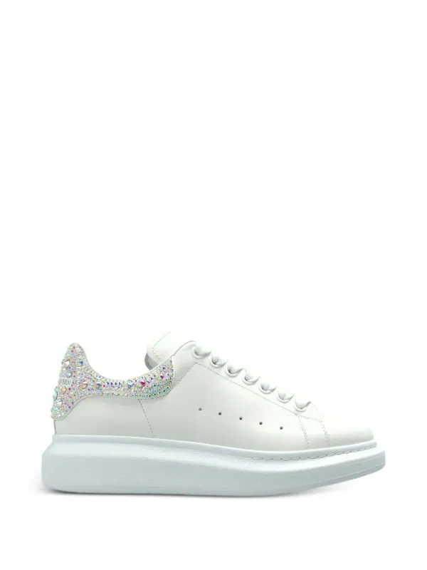 Alexander McQueen Oversized Plateau-Sneakers mit Kristallen – Weiß (666407WIAIJ)
