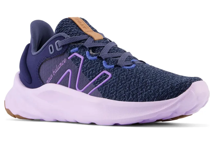 new-balance-sneaker WROAVRE2