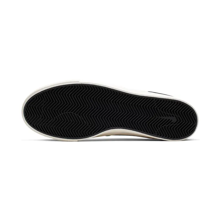 nike-zoom AT8899-400
