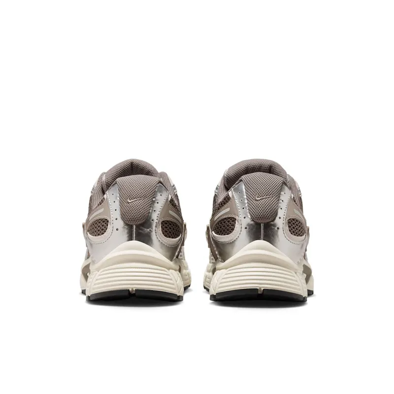 Nike V5 RNR “Cave Stone / Black” (HJ5228-200)