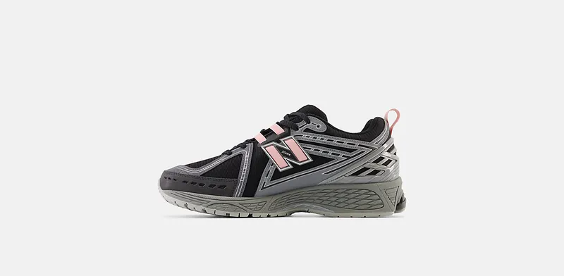 New Balance 1906R “Black / Pink” (M1906RHC)