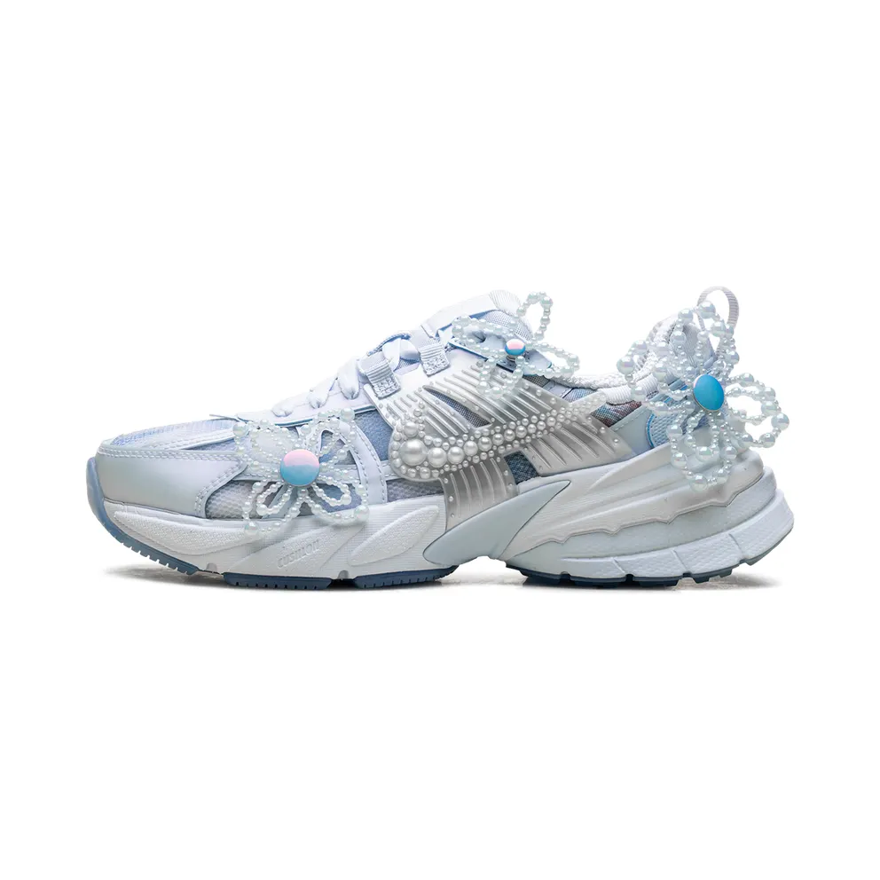 Nike V2K Run “Susan Fang” (IB7426-400)