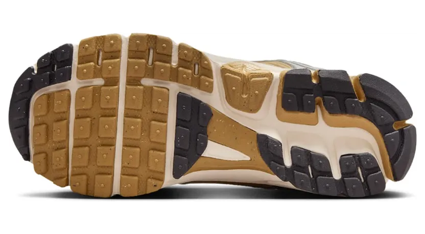 nike-vomero HF6998-004