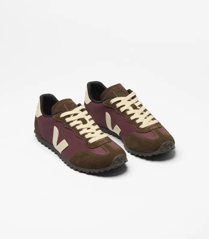 Veja GT ‘s Suede and Recycled Materials Butter (AI3421685)
