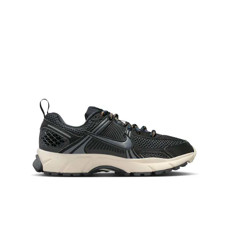 Nike Vomero 5 GS “Black Soft Pearl Burgundy Crush” (IB5853-001)