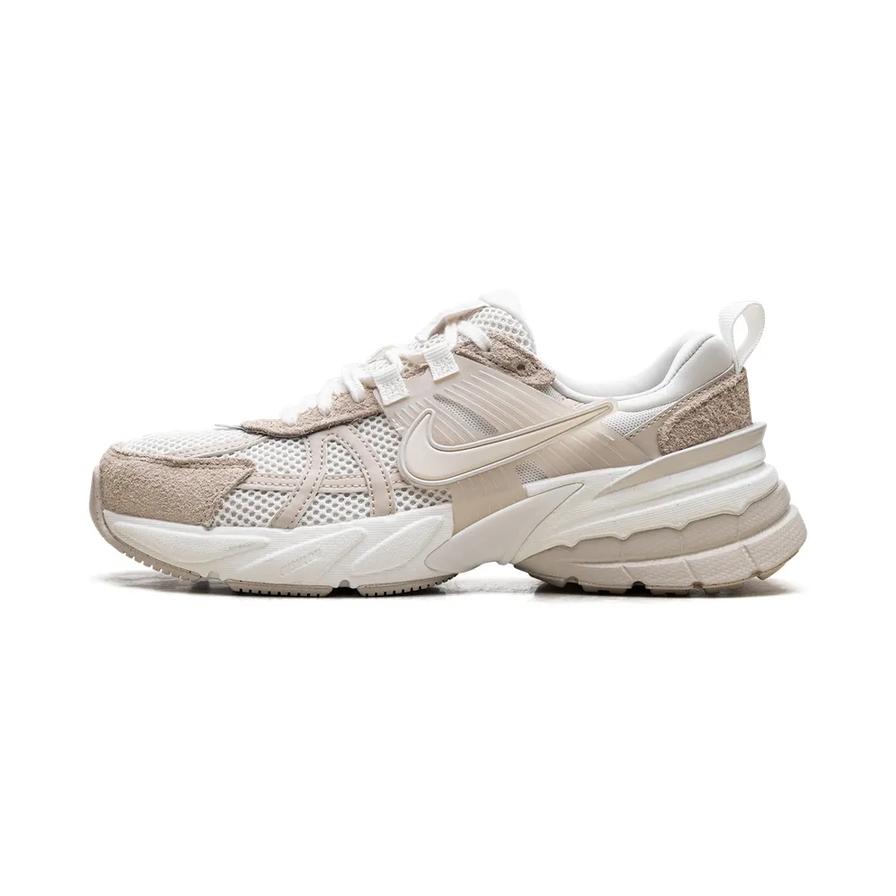 Nike V2K Run “Sail Sand Drift” (HV3917-133)