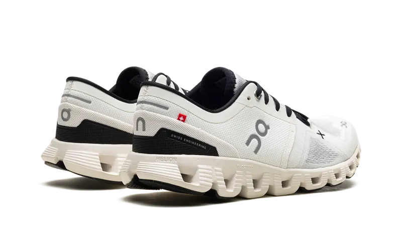 On Running CLOUD X 3 “IVORY” (60.98697)