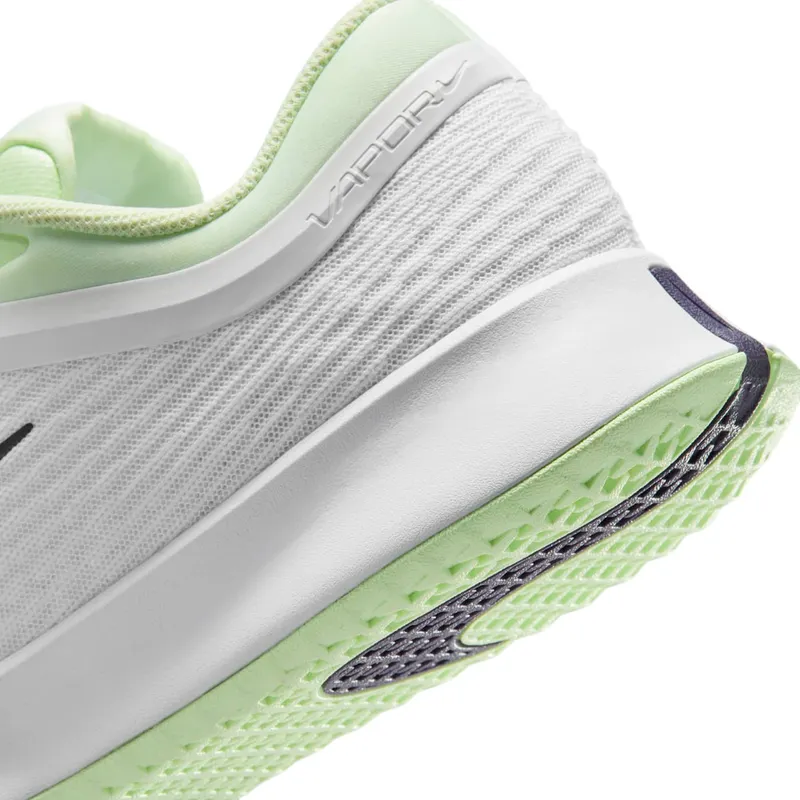 nikecourt FZ2161-108