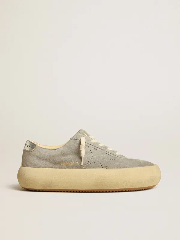 Golden Goose Space-Star Shoes In Ice-Gray Suede With Perforated Star (GWF00376.F005253.70100)