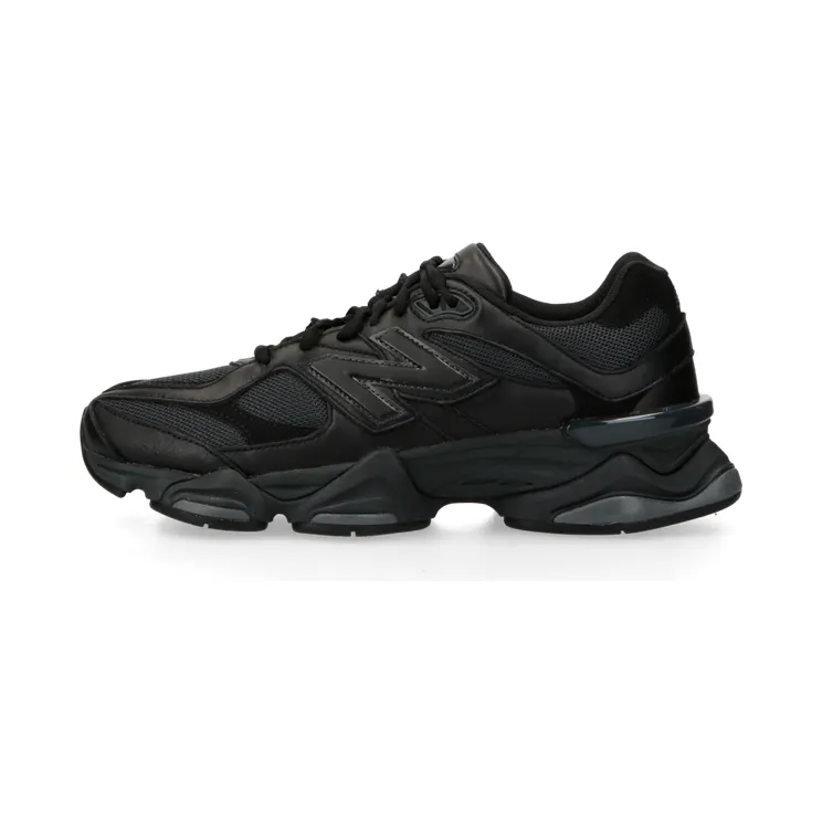 New Balance 9060 “Black”: maximalisme in de veiligste kleur