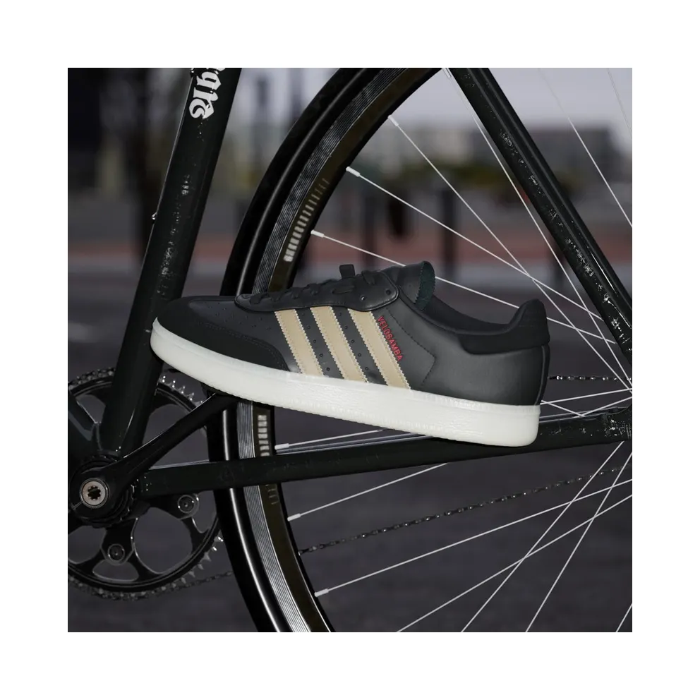 Adidas Velosamba Leren Core Black / Cyber Metallic / Pure Ruby (IH5214)